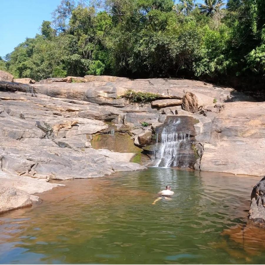 Riverbench Homestay Munnar, Anaviratty Exterior foto